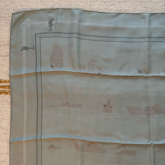 New with tags Hermes Limited Edition Silk Wash Scarf - Picture 2 of 9